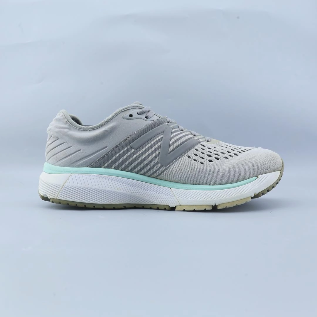 NEW BALANCE 860 V10 stylish New Balance designs