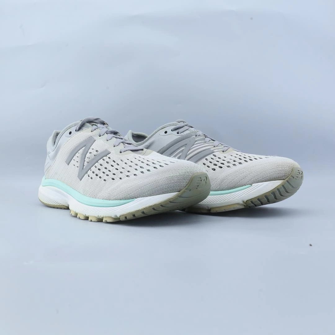 NEW BALANCE 860 V10 stylish New Balance designs