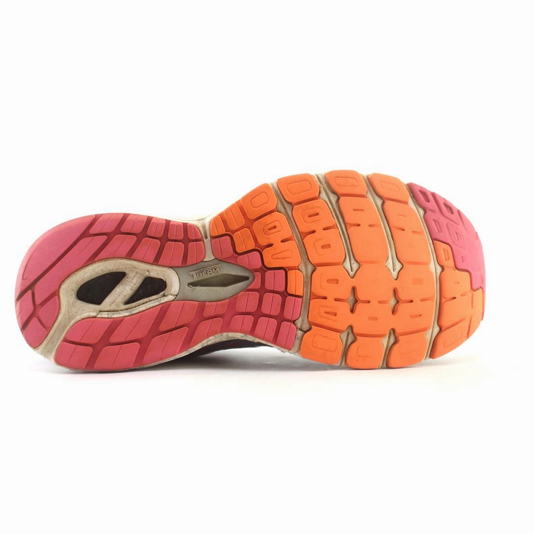 NEW BALANCE 860 V8 New Balance casual shoe looks