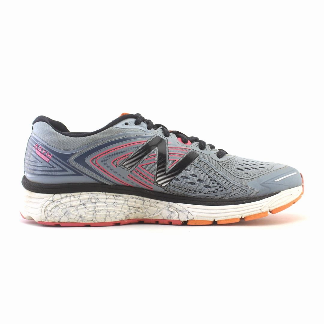 NEW BALANCE 860 V8 New Balance casual shoe looks