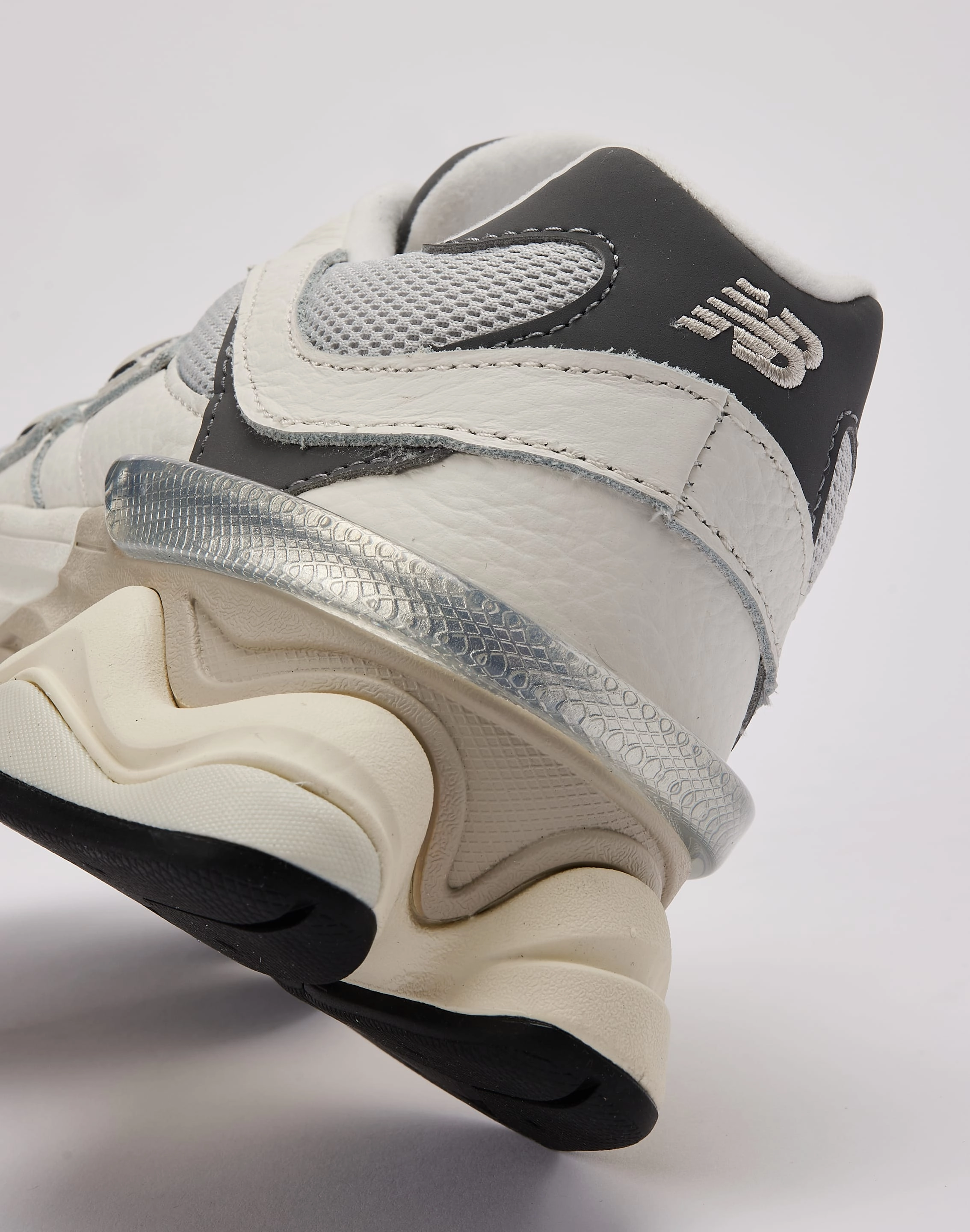 New Balance 9060 Cushioned Shoes