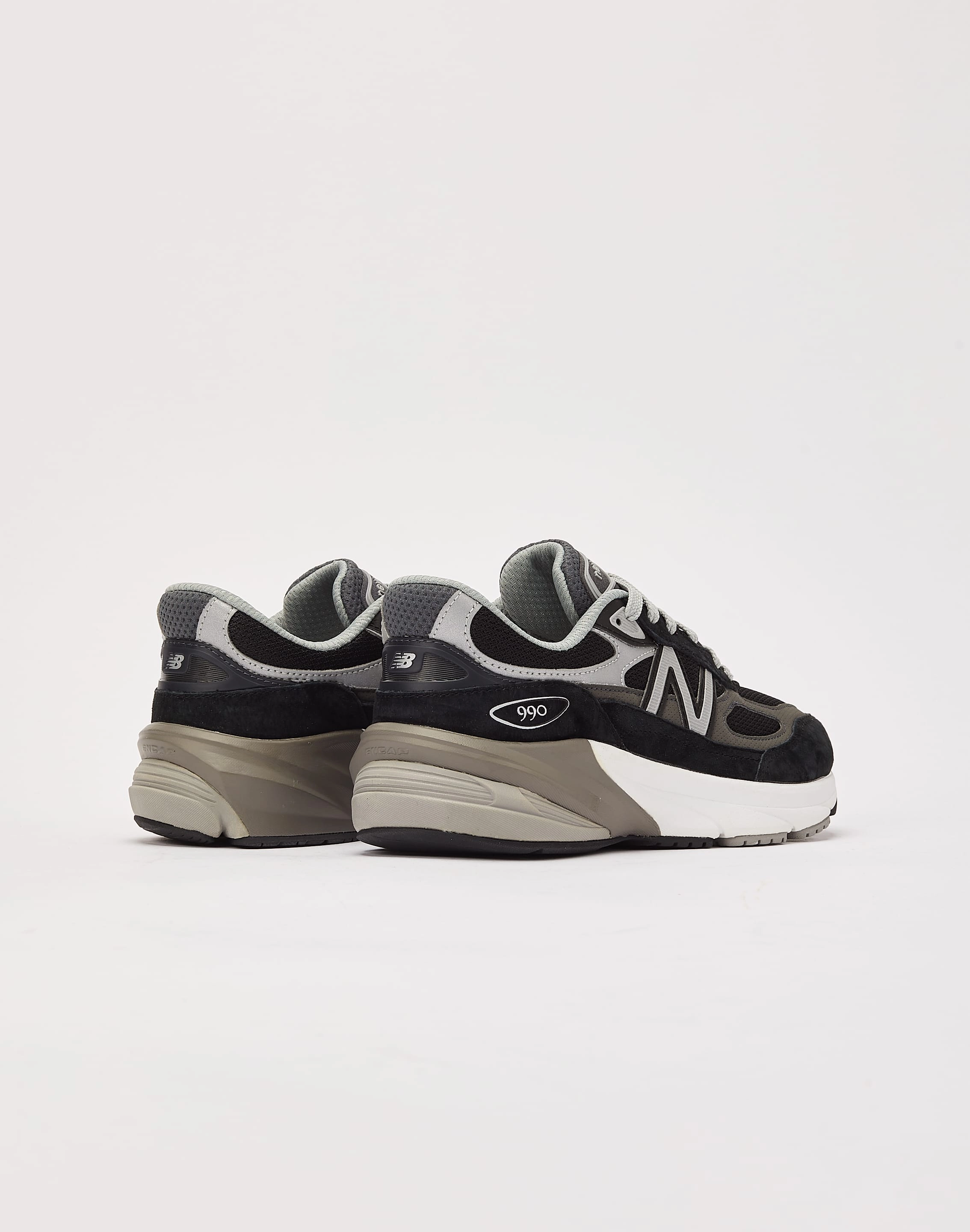 New Balance 990v6 Grade-School Cushioned Shoes