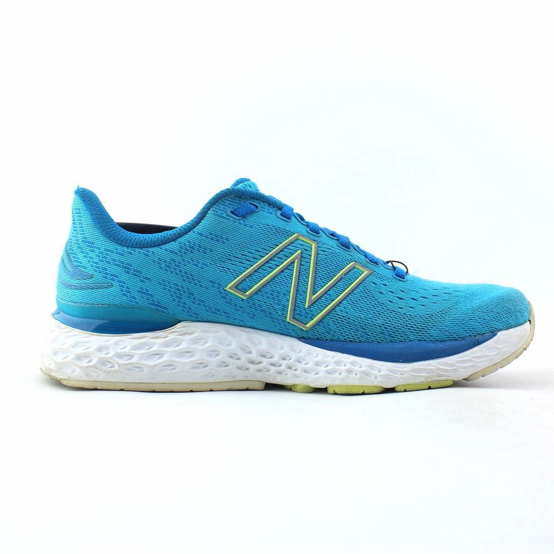 NEW BALANCE FRESH FOAM X 880 V11 retro New Balance shoe shots