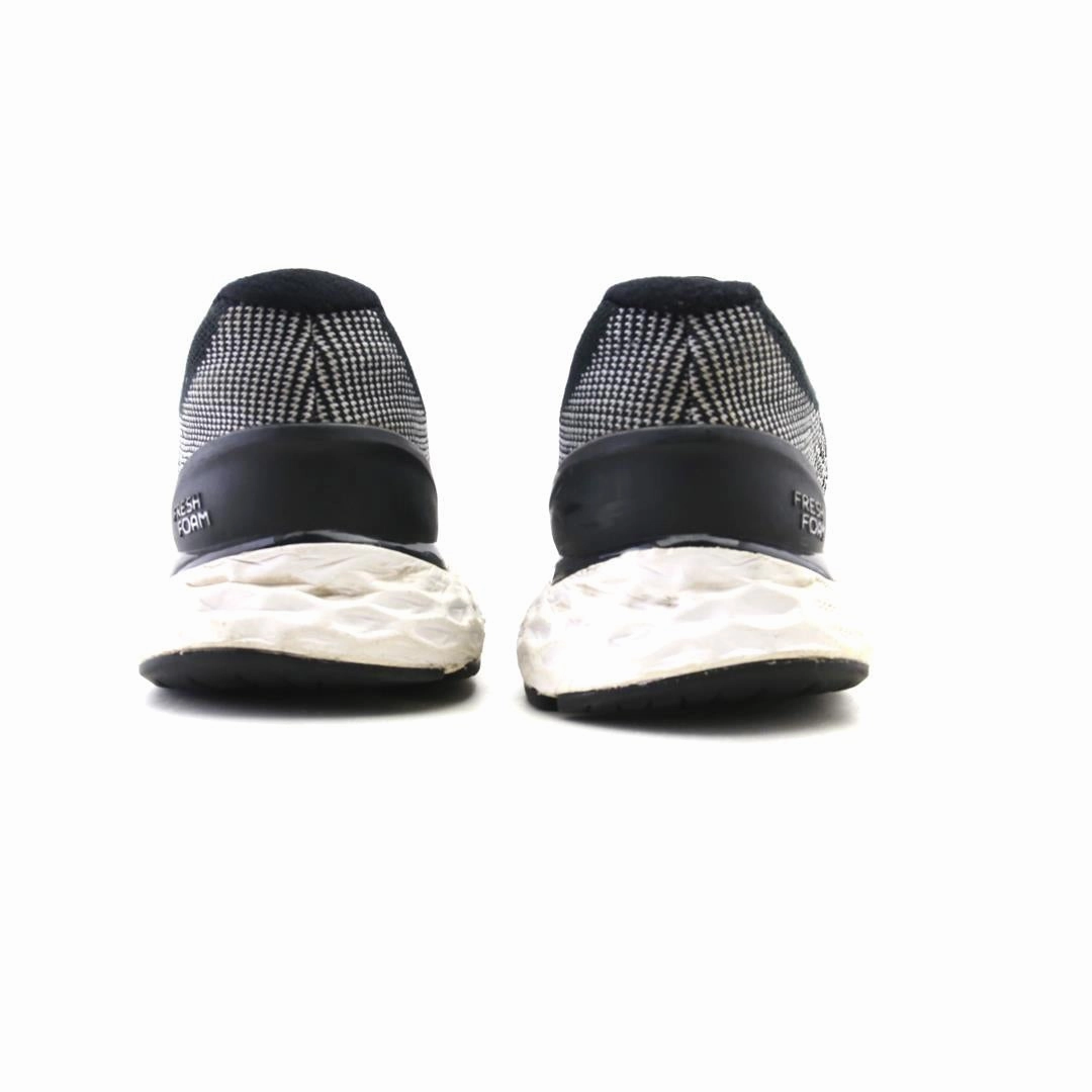 NEW BALANCE FRESH FOAM X 880V10 retro New Balance shoe shots