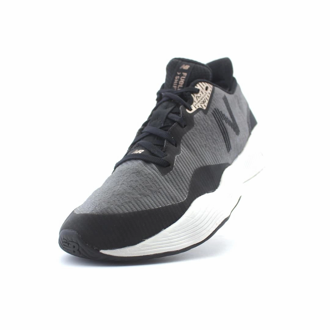 NEW BALANCE FUELCELL SHIFT TR V1 retro New Balance shoe shots