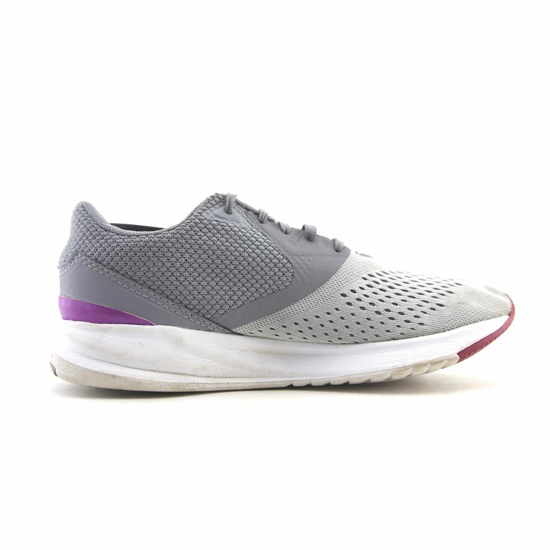 NEW BALANCE FUELCELL VIZO PRO RUN V1 retro New Balance shoe shots