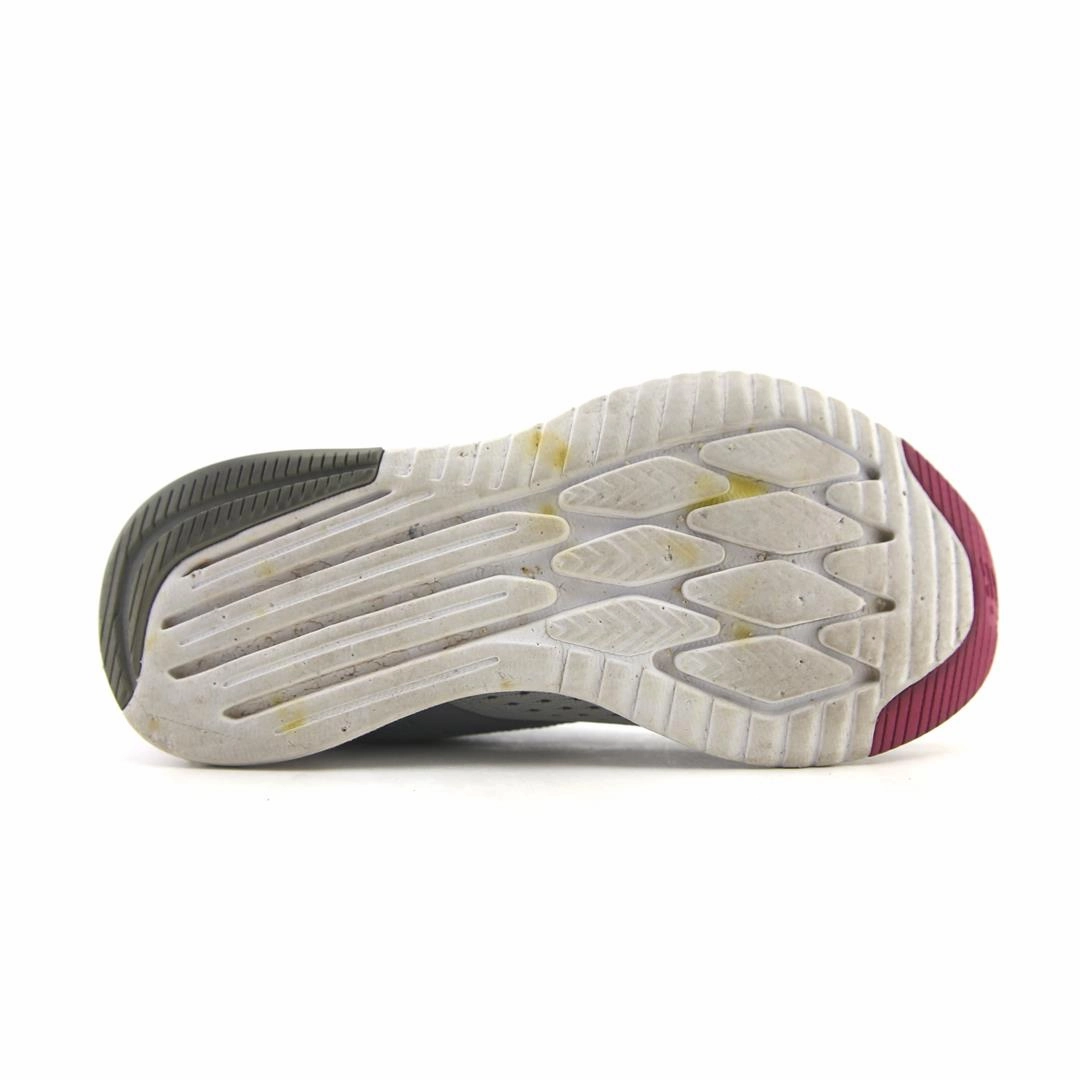 NEW BALANCE FUELCELL VIZO PRO RUN V1 retro New Balance shoe shots