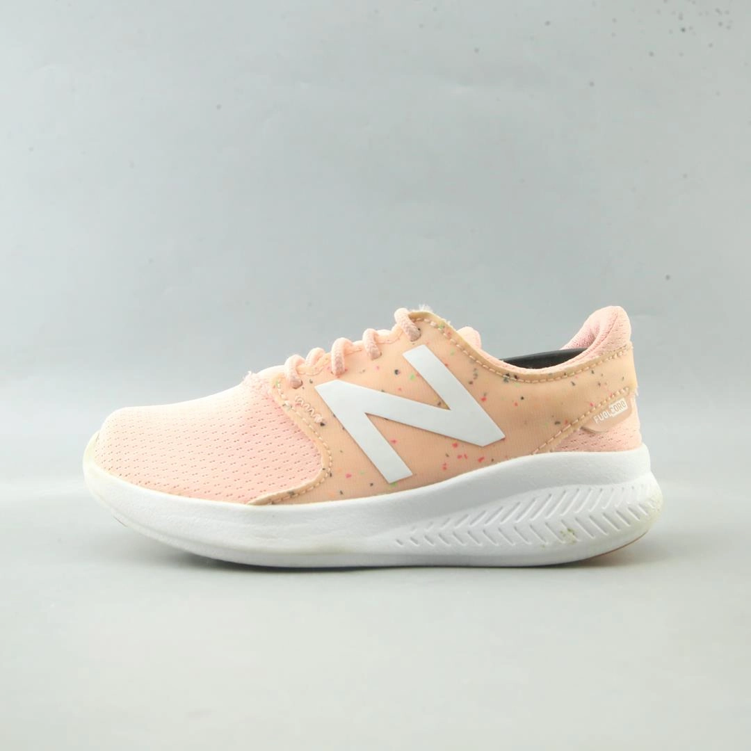 NEW BALANCE  FUELCORE COAST V1 New Balance stylish casual shoe designs