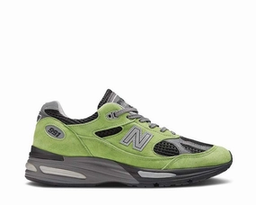 New Balance Made in UK 991v2 New Balance shoes with classic athletic silhouette