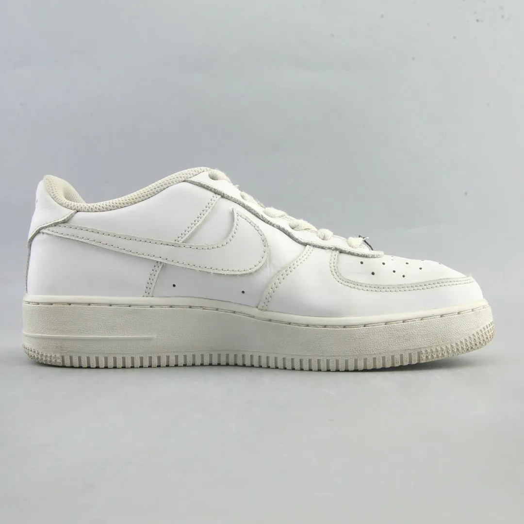 NIKE AIR FORCE 1 classic Nike shoe photos