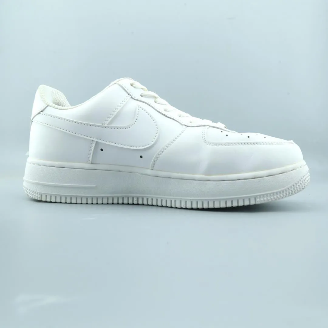 NIKE AIR FORCE 1 LOW '07 Nike running shoe close-ups