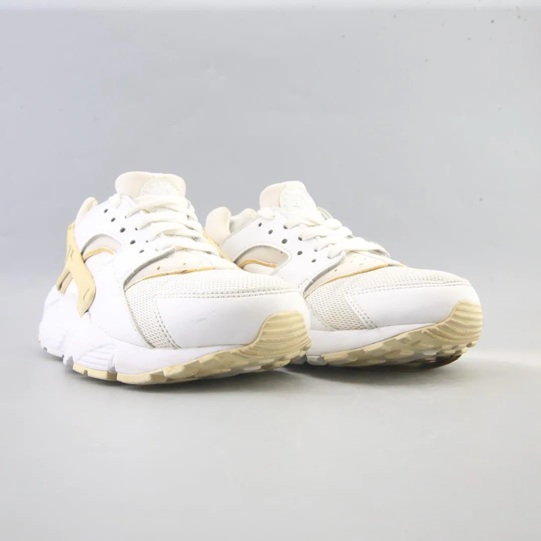 NIKE AIR HUARACHE Nike athletic footwear visuals