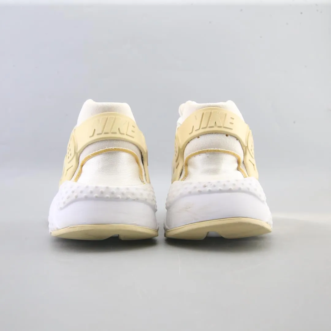NIKE AIR HUARACHE Nike athletic footwear visuals