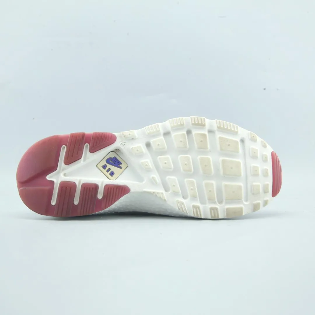 NIKE AIR HUARACHE RUN ULTRA Nike sneaker detail shots