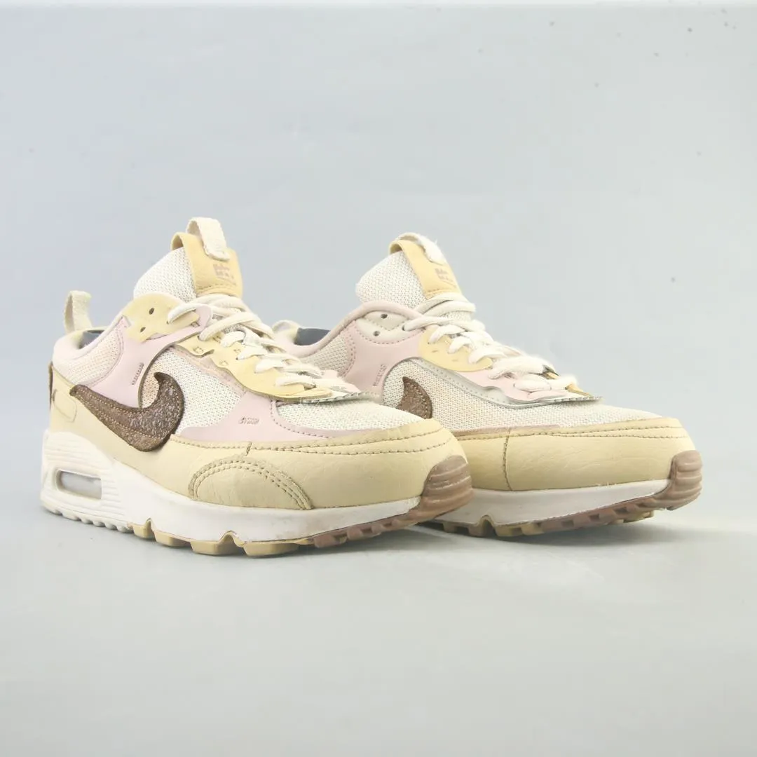 NIKE AIR MAX 90 modern Nike footwear styles
