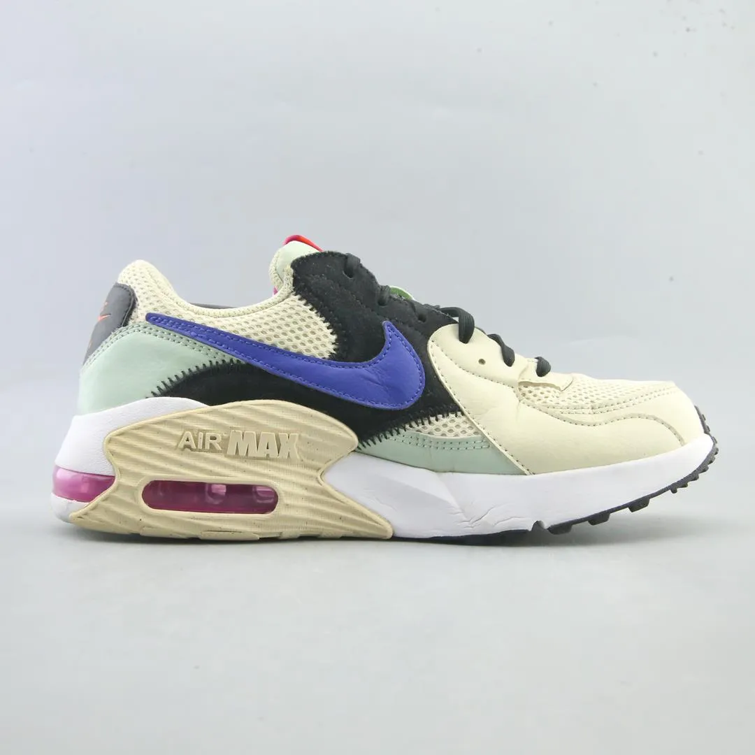 NIKE AIR MAX EXCEE classic Nike shoe photos