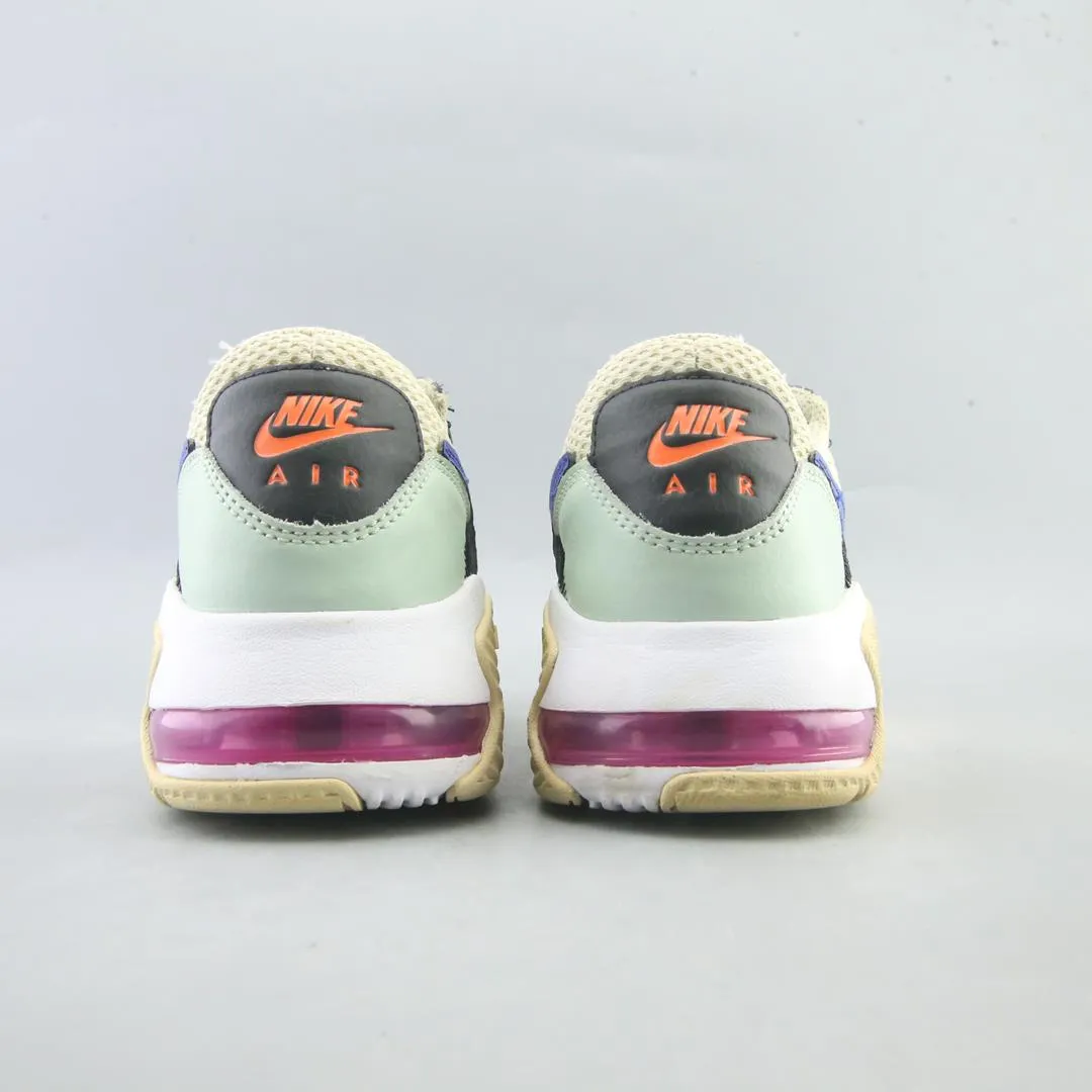 NIKE AIR MAX EXCEE classic Nike shoe photos