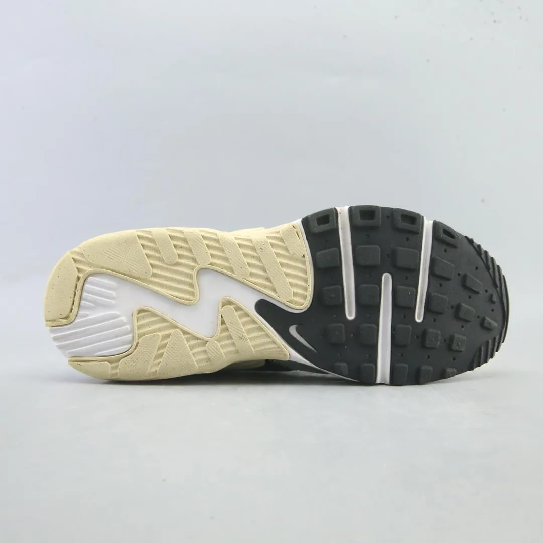 NIKE AIR MAX EXCEE classic Nike shoe photos