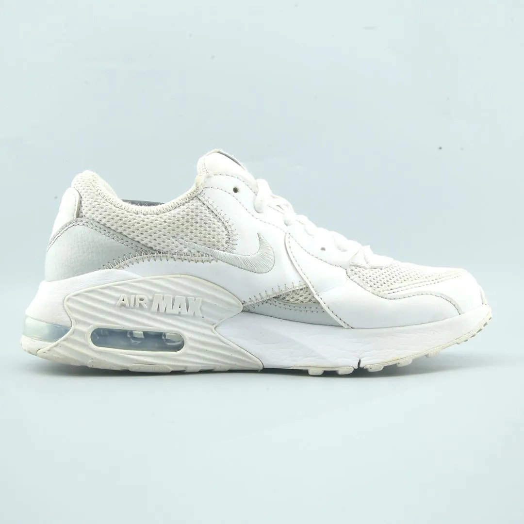 NIKE AIR MAX EXCEE Nike sneaker detail shots