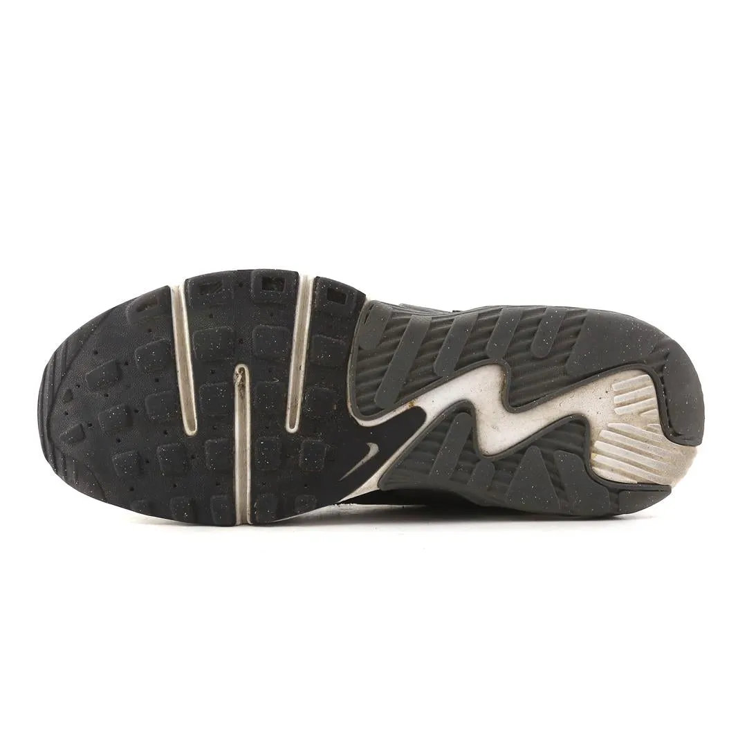 NIKE AIR MAX EXCEE sleek Nike sneaker angles