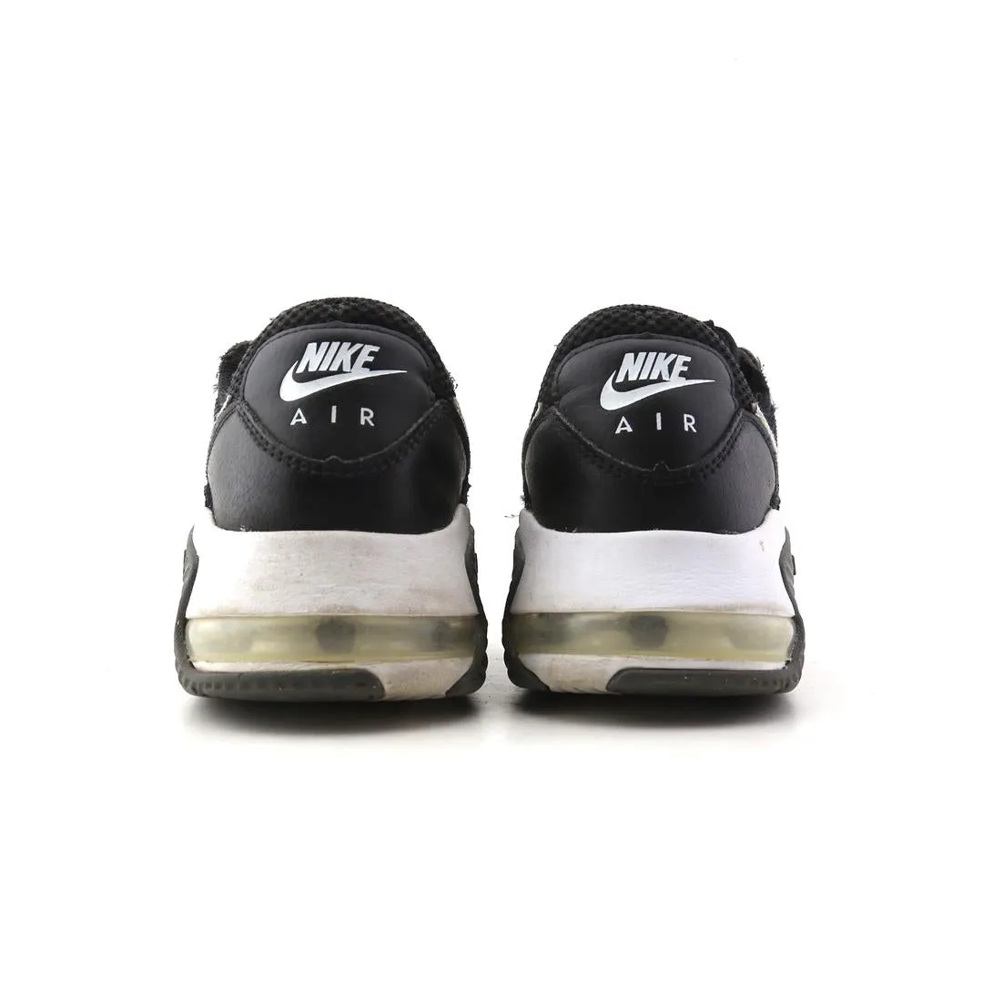 NIKE AIR MAX EXCEE sleek Nike sneaker angles