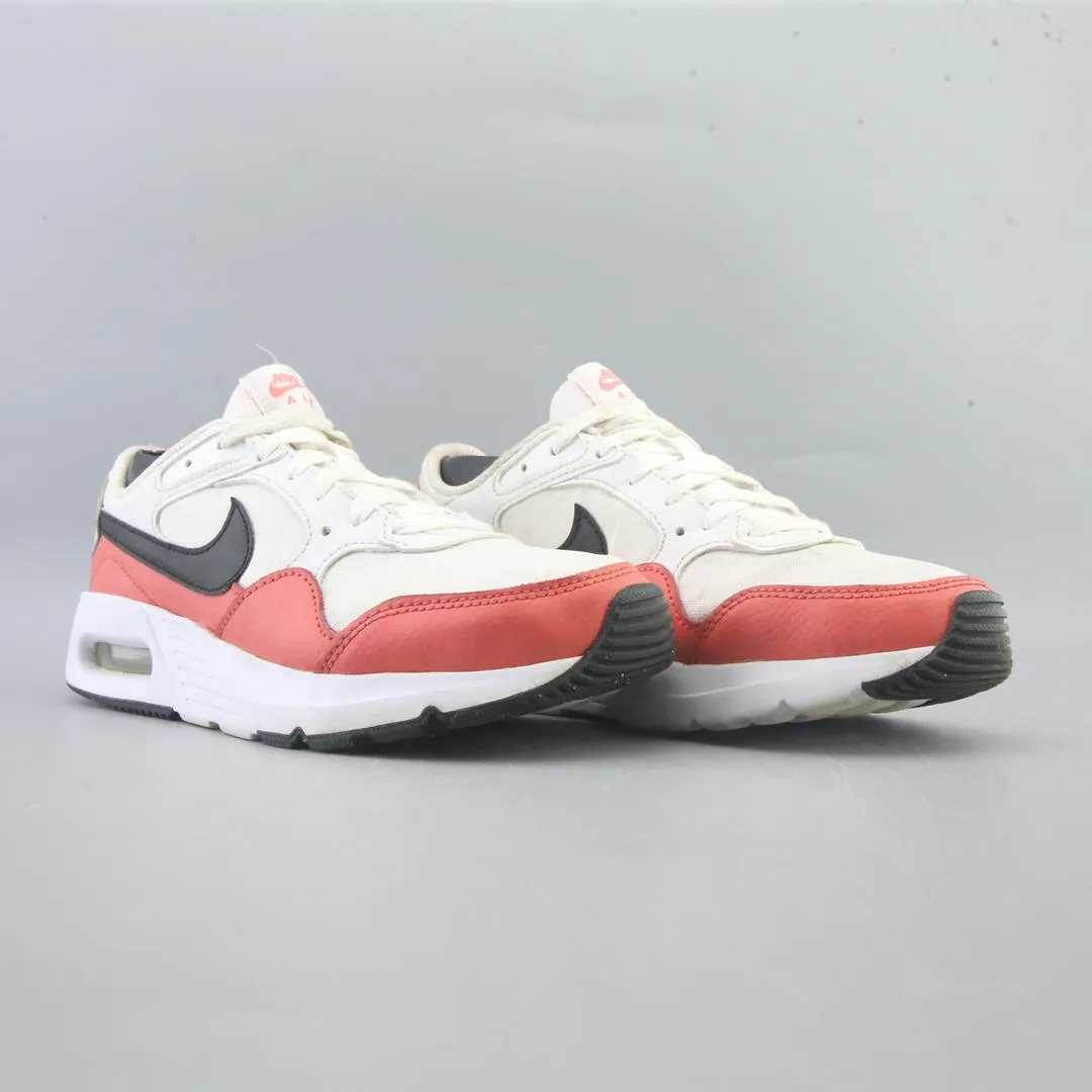 NIKE AIR MAX SC sleek Nike sneaker angles