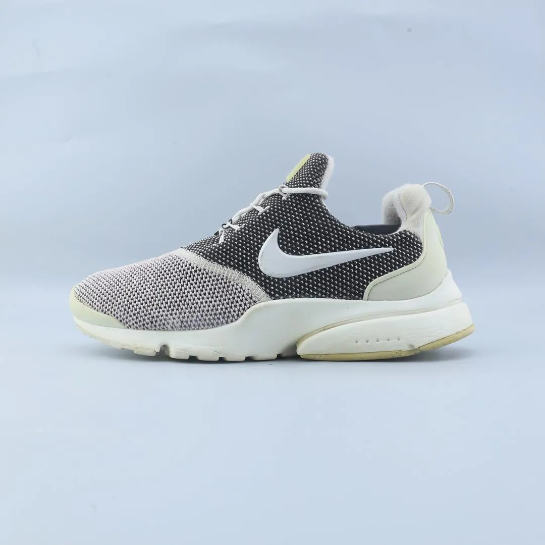 NIKE AIR PRESTO FLY Nike sleek running shoe styles