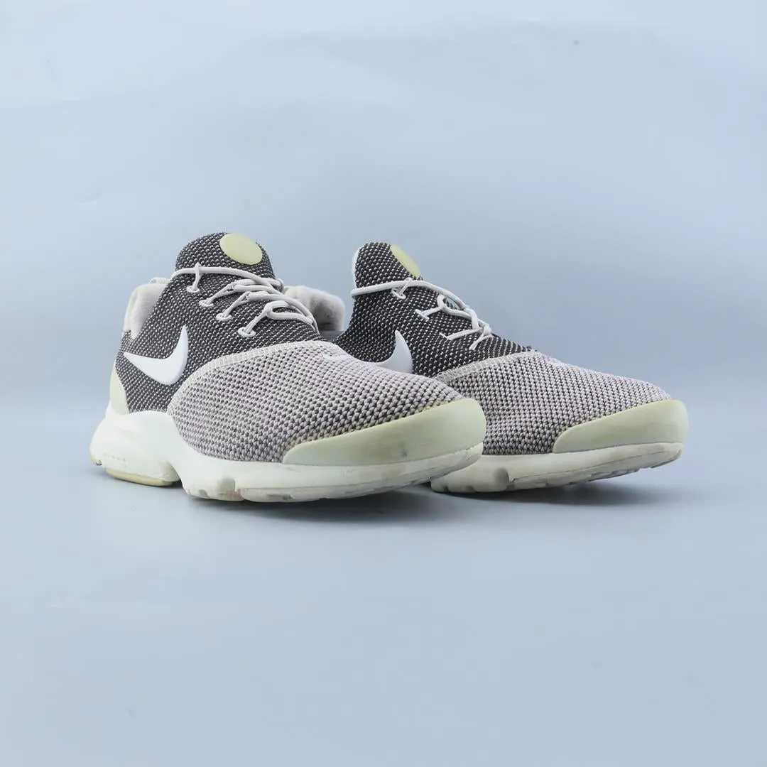 NIKE AIR PRESTO FLY Nike athletic footwear visuals