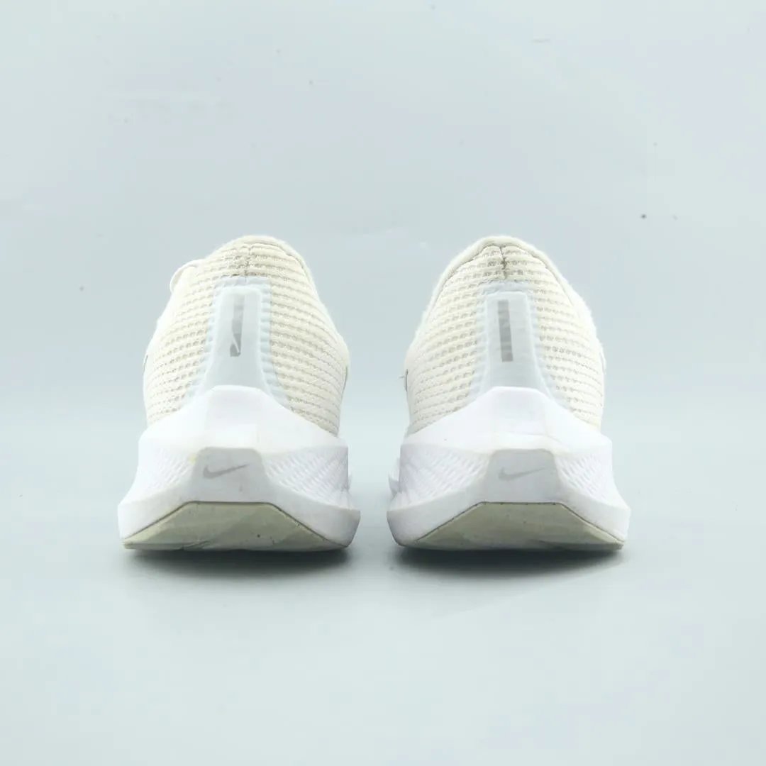 NIKE AIR ZOOM PEGASUS 40 Nike sneaker detail shots