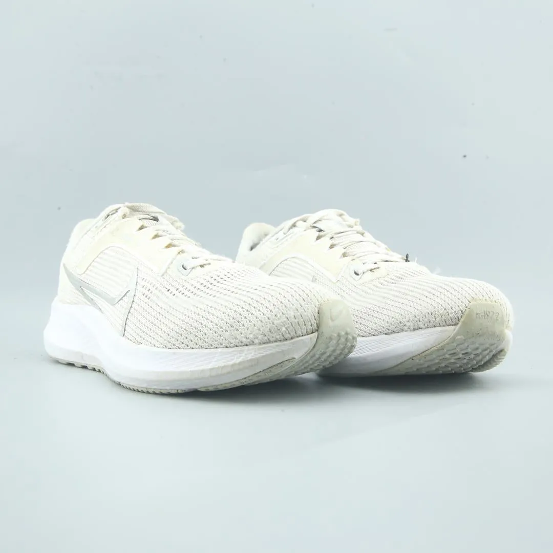 NIKE AIR ZOOM PEGASUS 40 Nike sneaker detail shots