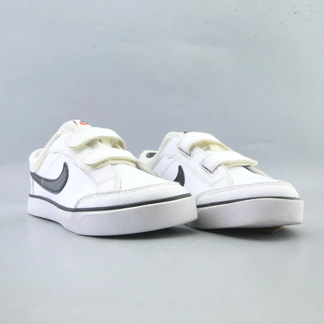 NIKE CAPRI 3 LTR sporty Nike shoe designs