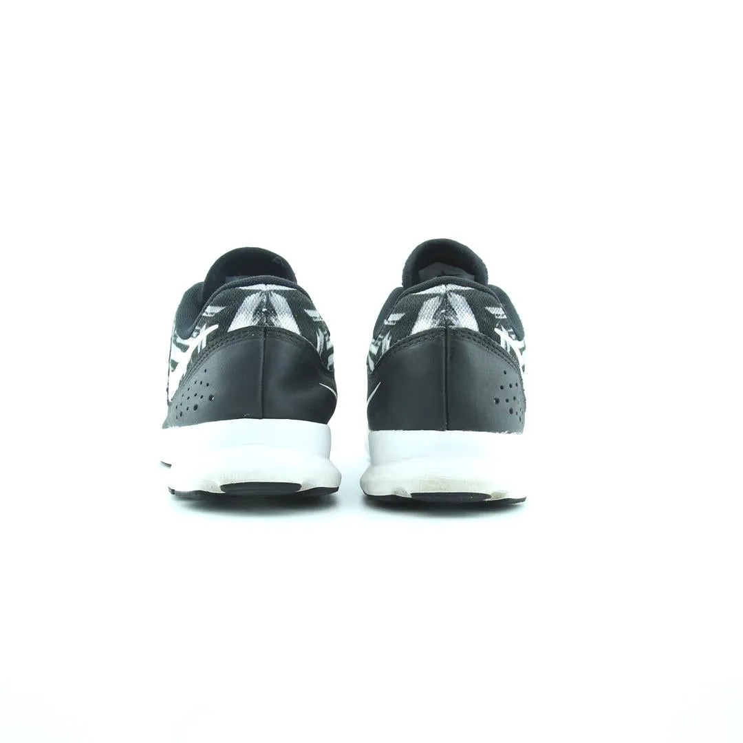 NIKE COREMOTION TR 3 Nike sneaker detail shots