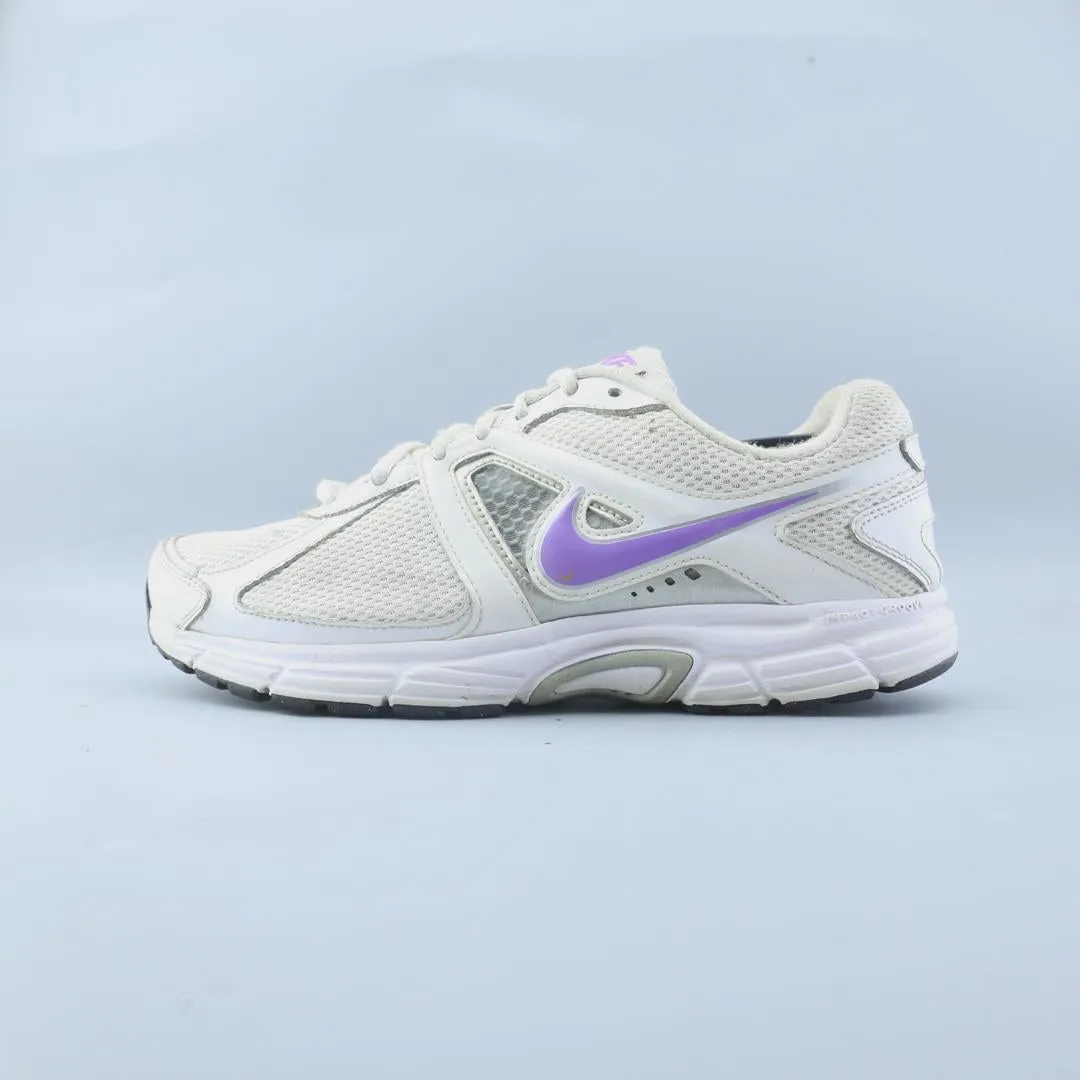 NIKE  DART 9 Nike bold colorway footwear