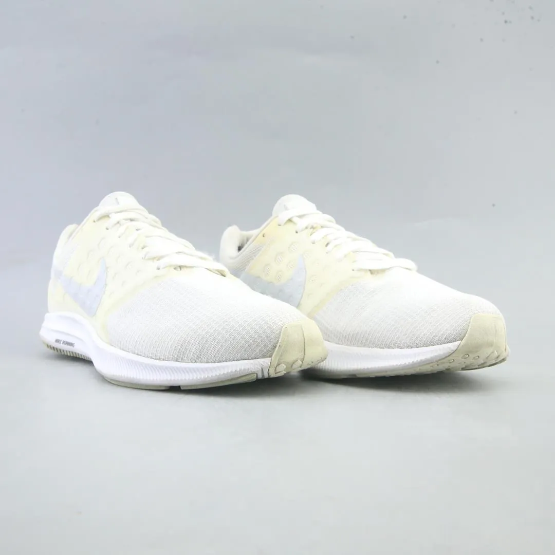 NIKE DOWNSHIFTER 7 classic Nike shoe photos