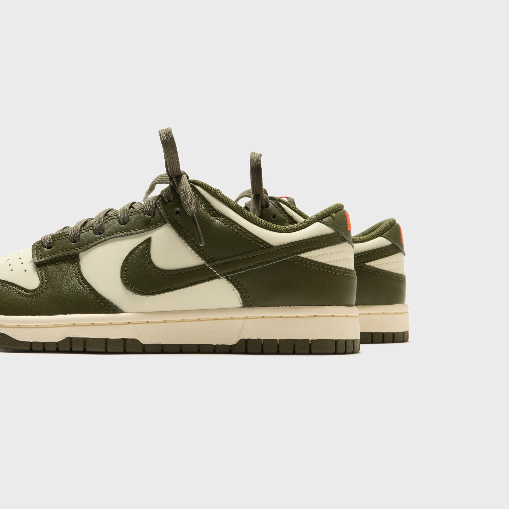 Nike Dunk Low Retro - Coconut Milk / Rough Green / Electro Orange Nike performance sneakers