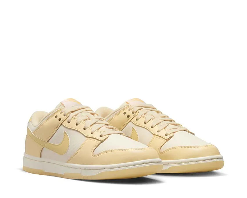 Nike Dunk Low W "Team Gold" Nike retro-inspired sneakers