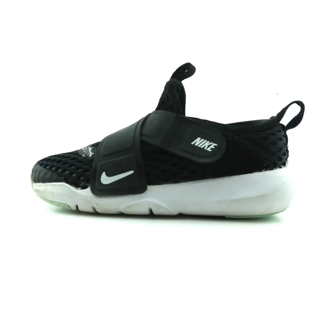 NIKE  FLEX ADVANCE BR Nike high-performance athletic shoes