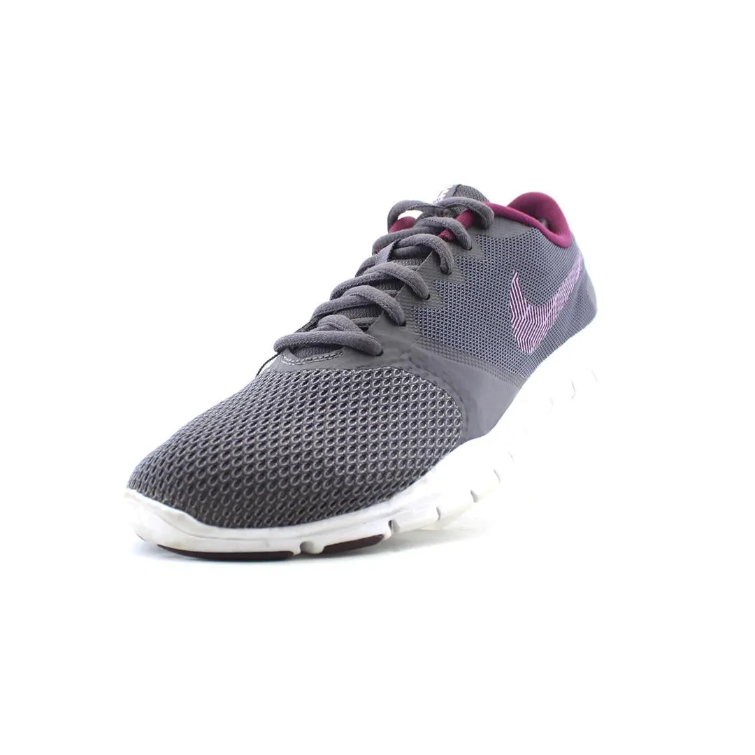 NIKE FLEX ESSENTIAL TR classic Nike shoe photos