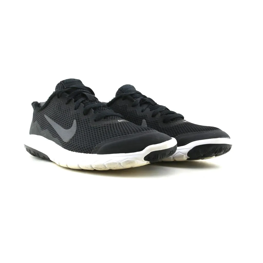 NIKE FLEX EXPERIENCE RN 4 sleek Nike sneaker angles