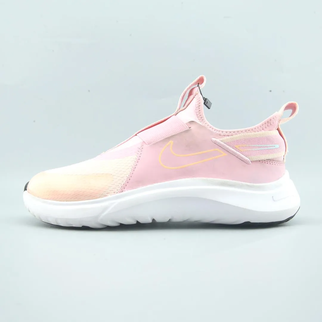 NIKE FLEX PLUS SE Nike innovative sneaker designs