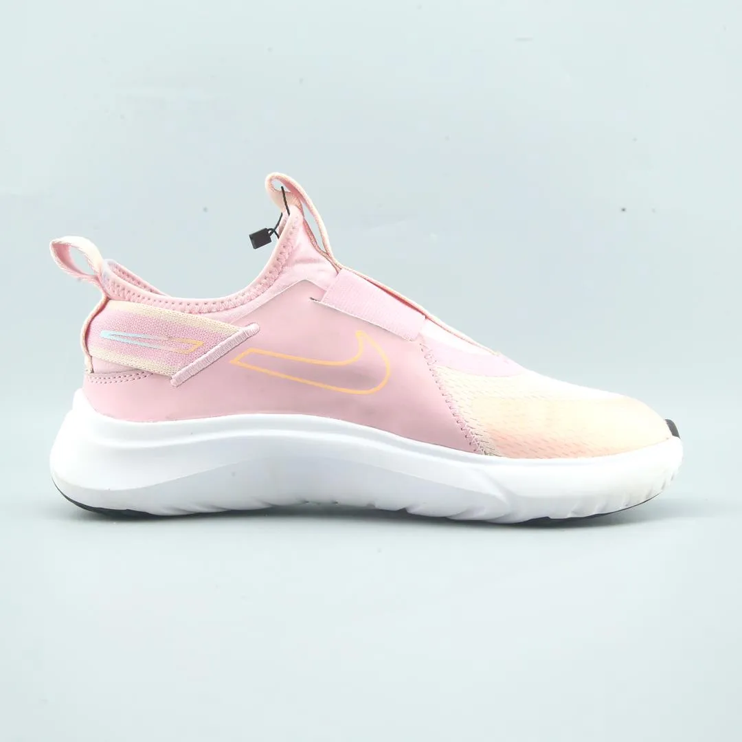 NIKE FLEX PLUS SE Nike sneaker detail shots