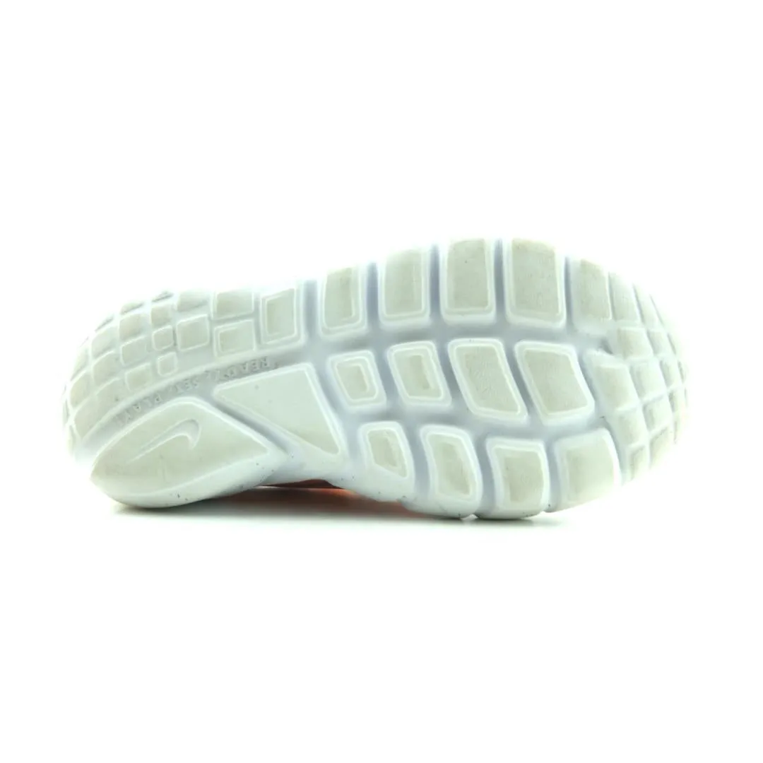 NIKE FLEX RUNNER 2 Nike running shoe close-ups
