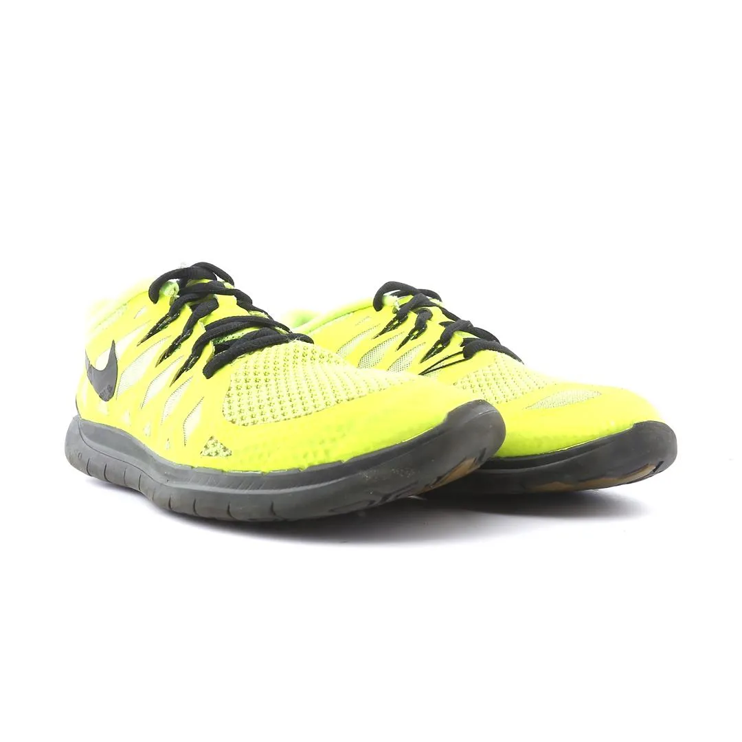 NIKE FREE 5.0 sleek Nike sneaker angles