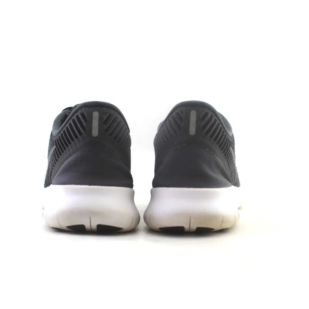 NIKE FREE RN CMTR vibrant Nike shoe colors