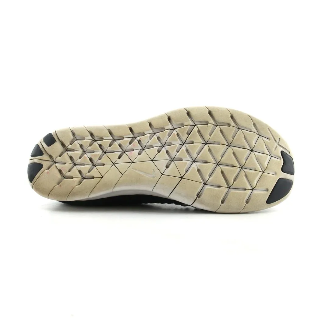 NIKE  FREE RN FLYKNIT sleek Nike sneaker angles