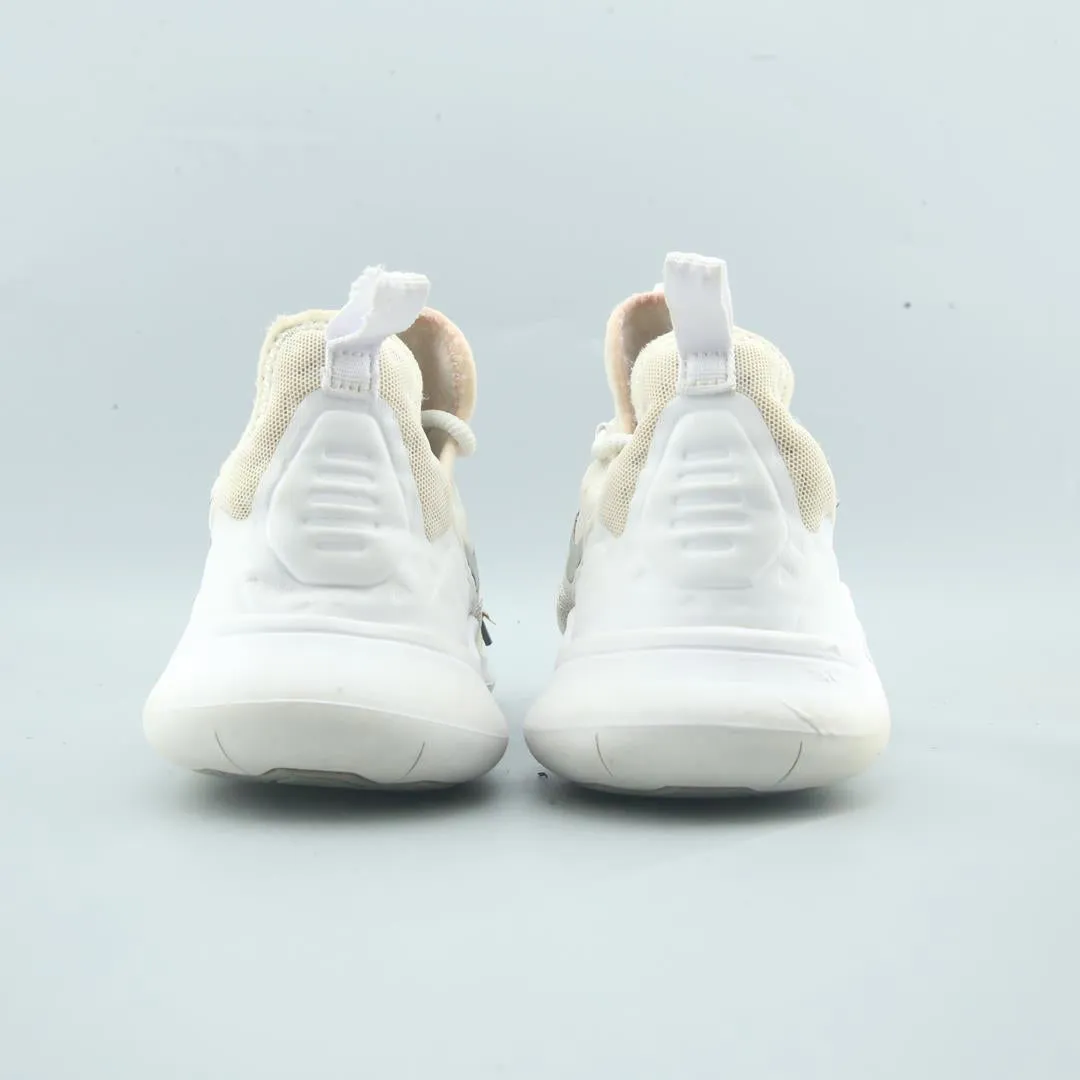 NIKE  FREE TR 8 Nike sneaker detail shots