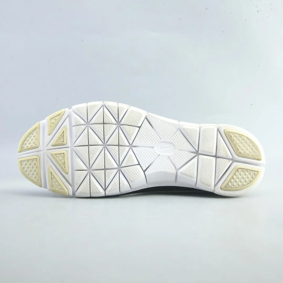 NIKE FREE TR FIT 4 sporty Nike shoe designs