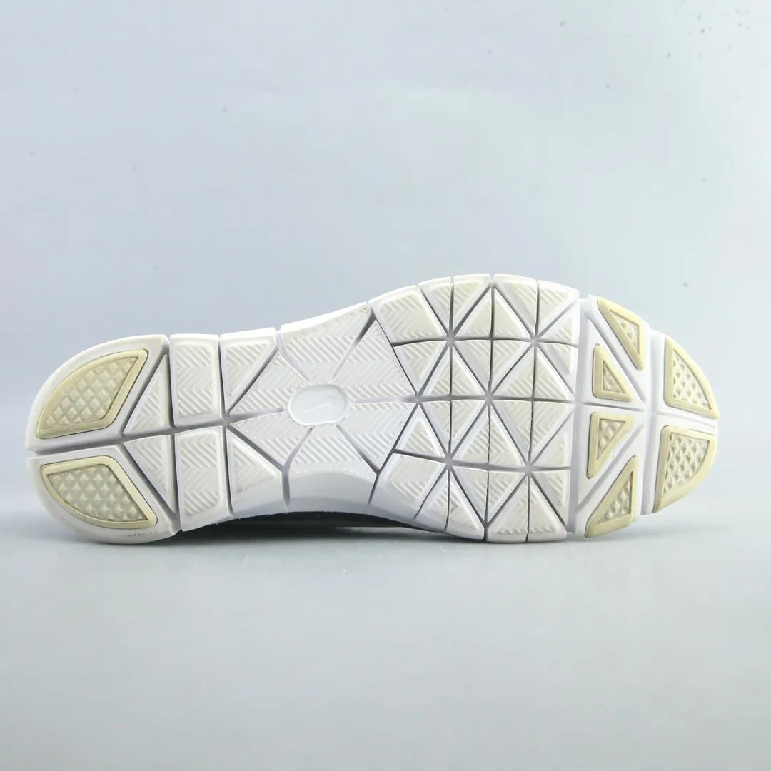 NIKE FREE TR FIT 4 sporty Nike shoe designs