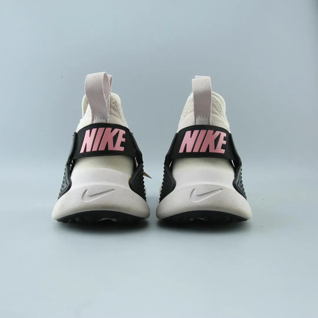 NIKE HUARACHE RUN DRIFT Nike running shoe close-ups