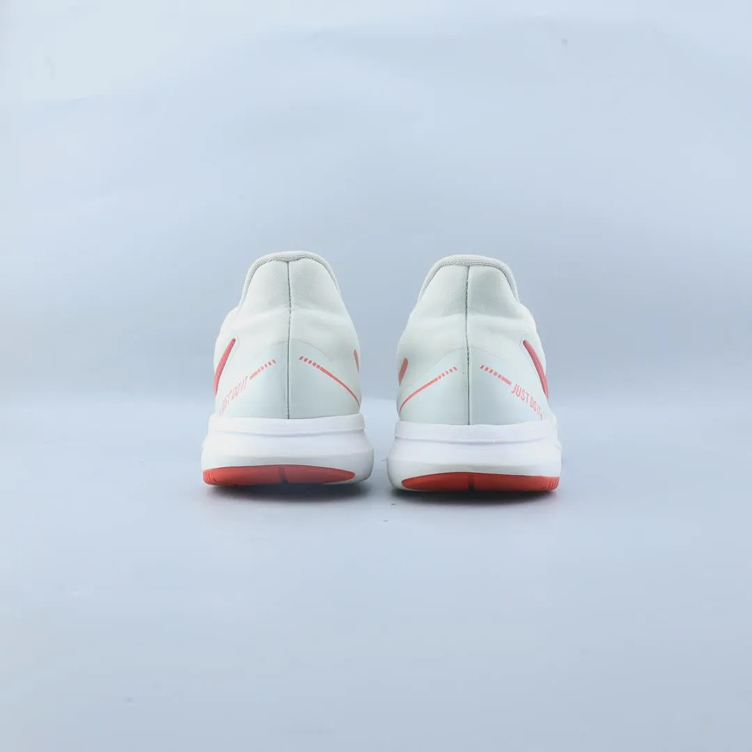 NIKE IN SEASON TR 8 Nike athletic footwear visuals